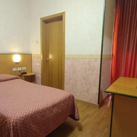 Hotel Baffo Rosso Alba Adriatica Exterior photo