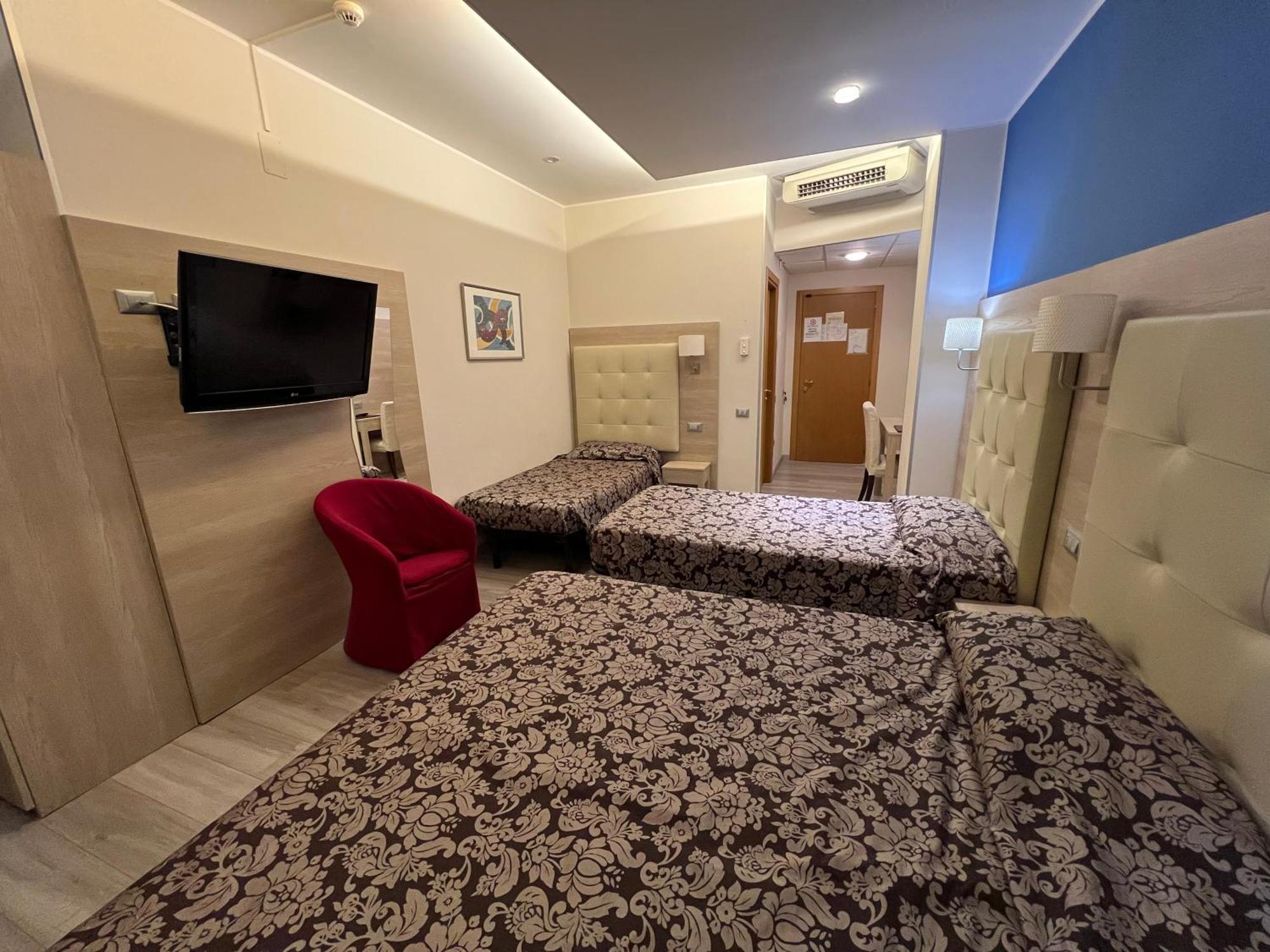 Hotel Baffo Rosso Alba Adriatica
