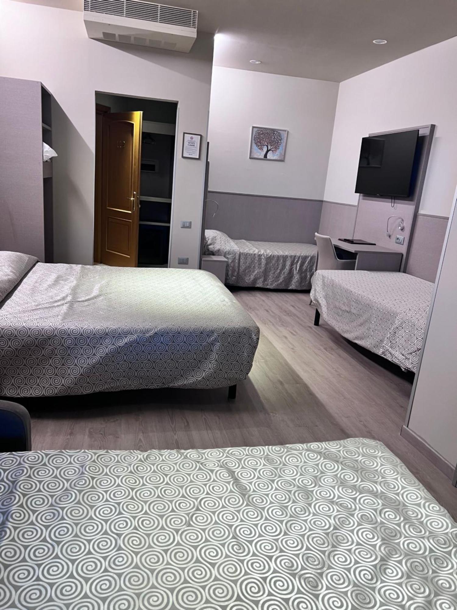 Hotel Baffo Rosso Alba Adriatica