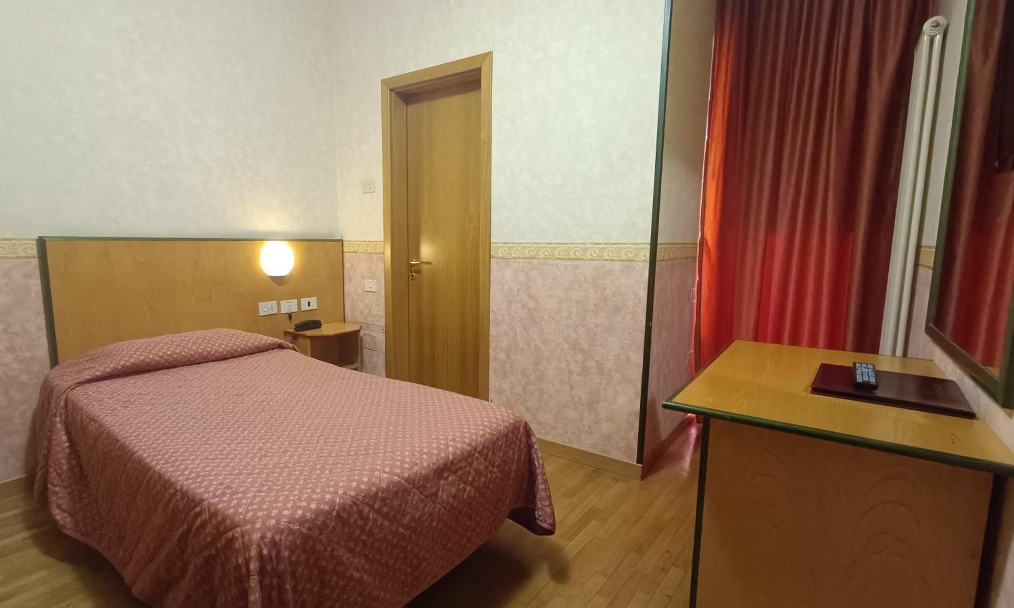 Baffo Rosso Hotel 3*