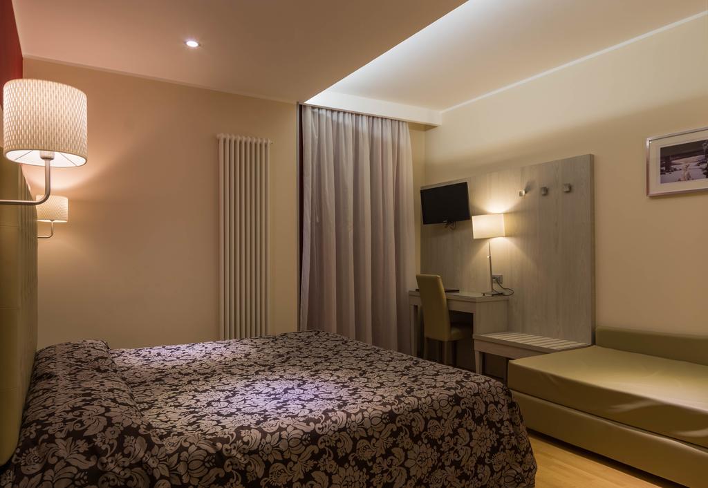 Hotel Baffo Rosso Alba Adriatica