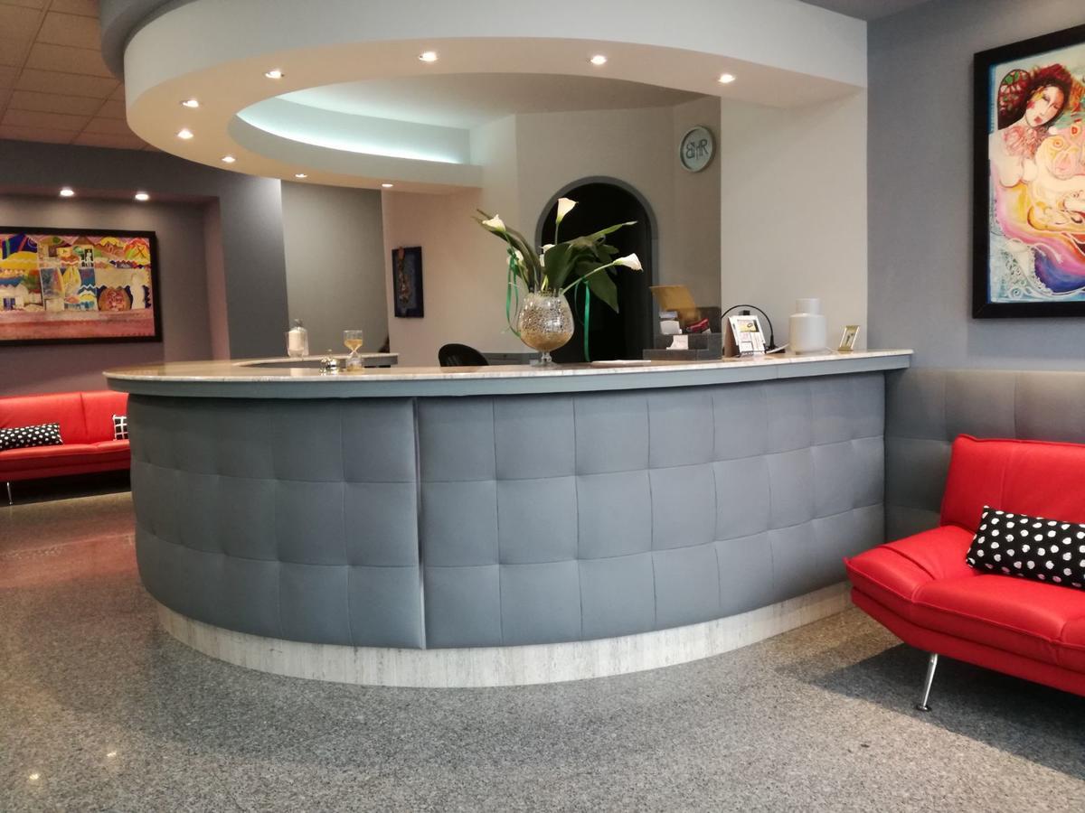 Hotel Baffo Rosso Alba Adriatica